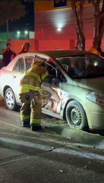 #Preliminar Un aparatoso choque ocurrido sobre el cruce de las avenidas 8 de Julio y Reyes Heroles, dejó como saldo a dos personas lesionadas. El conductor de un Tsuru habría sido el responsable del accidente luego de haber atropellado a un motociclista #