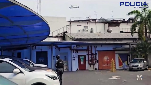 Ekvador'da silahlı grup, canlı yayın sırasında stüdyoyu bastı