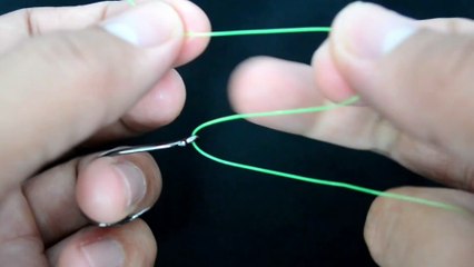 Tying a hook is as easy as this! Please try it too