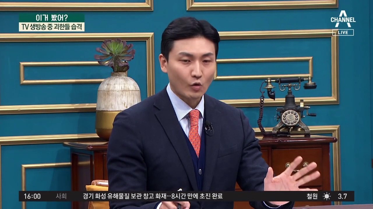 혹등고래 2마리 ‘몸짓 예술’…‘거품 그물’로 물고기 사냥