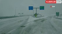 Lapseki'de Kar Yağışı Ulaşımı Etkiledi