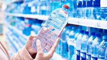 Les révélations choquantes sur la quantité de particules de plastique dans l'eau en bouteille