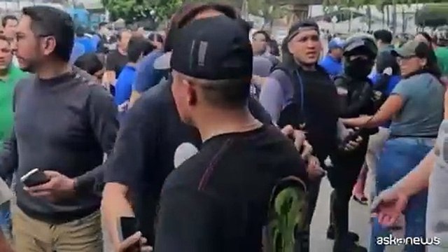 Caos Ecuador, ? stato d'emergenza. Uomini armati irrompono in studio tv