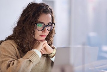 Les réseaux comme Linkedin seraient mauvais pour la confiance en soi, selon une étude
