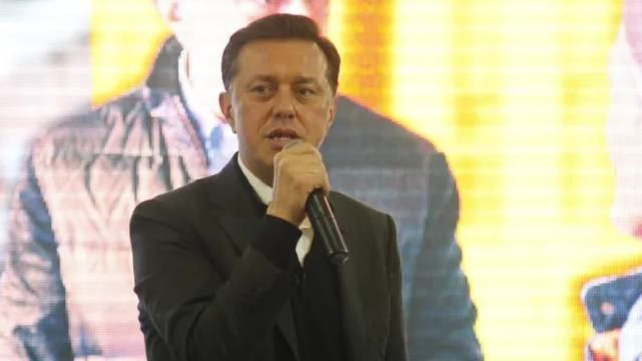 Hatipoğlu, "Basın mensuplarımıza bir asgari ücret vereceğiz" dedi. Gazeteciler cemiyeti kınadı: Rüşvet mensuplarımıza bir asgari ücret vereceğiz" dedi