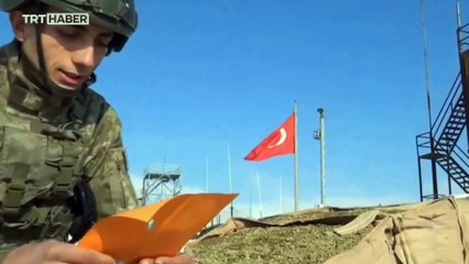 Miniklerin yazdıkları mektupları Mehmetçik karşılıksız bırakmadı