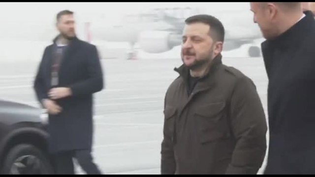 Zelensky a Vilnius, prima tappa del tour nei Paesi Baltici alleati