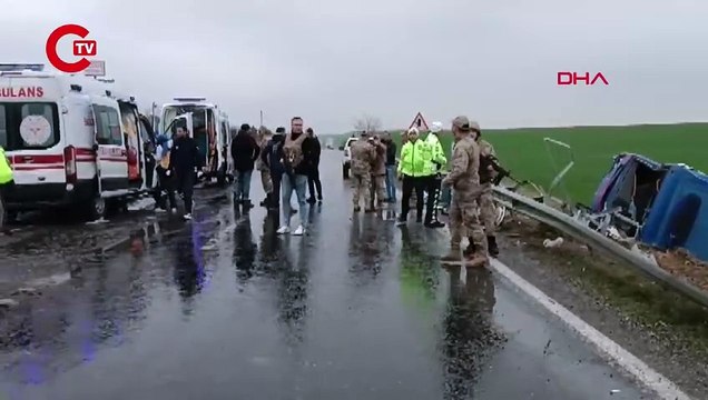 Kontrolden çıkan cezaevi aracı şarampole devrildi Çok sayıda yaralı var!