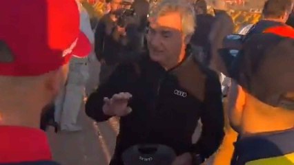 Carlos Sainz llama "gilipollas" a Pedro Sánchez mientras dialoga sobre Cataluña en el Dakar