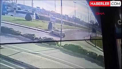 Bakırköy'de Otomobilin Çarptığı Polis Memuru Yaralandı