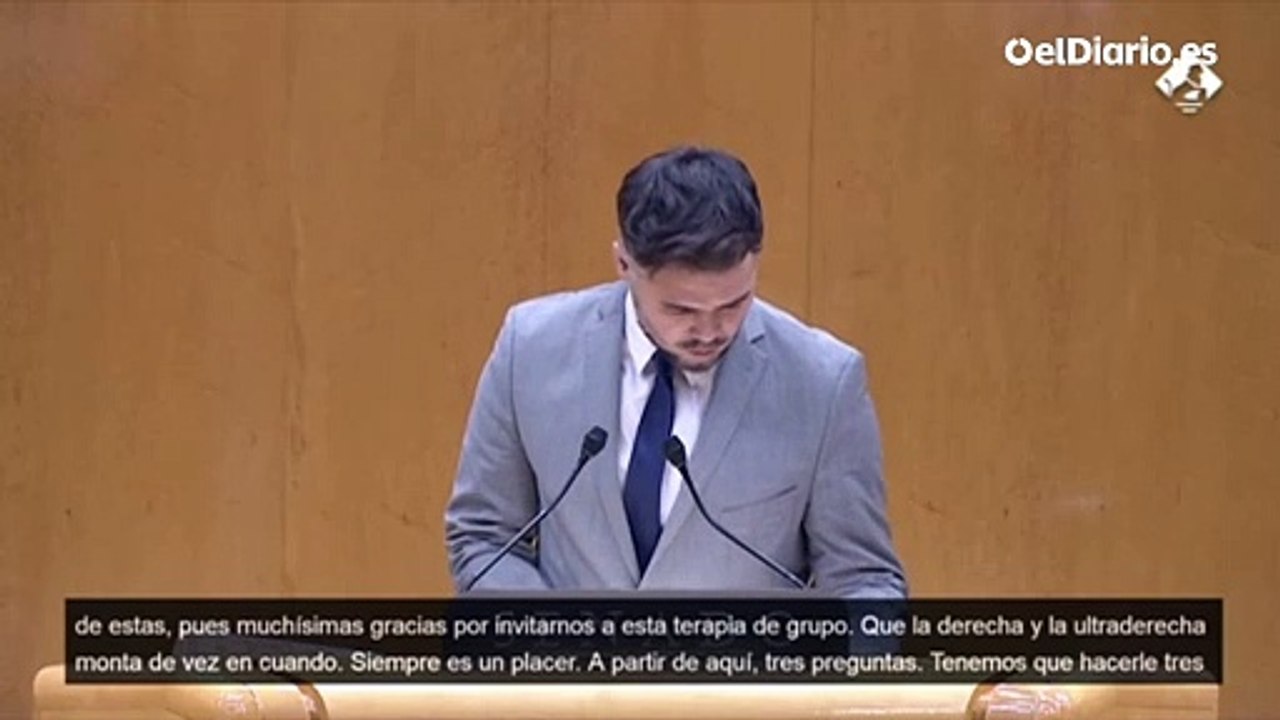 Rufián, al PP: "¿No les da vergüenza andar en estas mientras tienen a la gente recogiendo plástico en las costas de Galicia?"