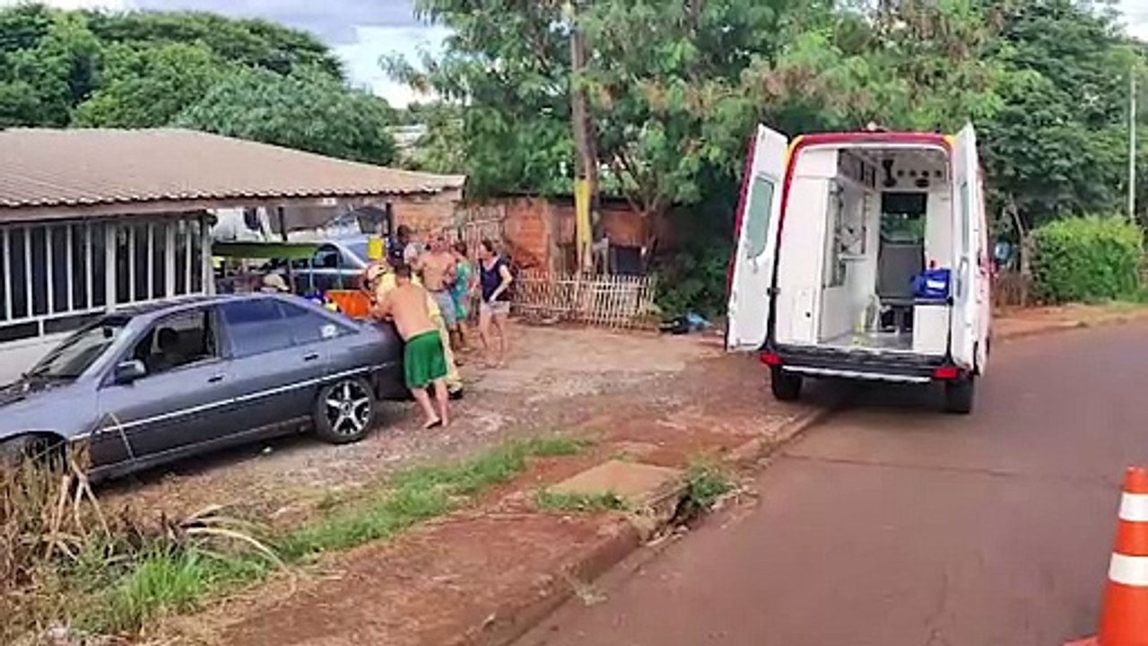 Bicicleta perde o freio e casal fica ferido ao colidir contra portão no Interlagos