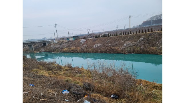 '국가하천' 평택 진위천 7.4km 구간에 유해물질 유출...긴급 방제 작업 / YTN