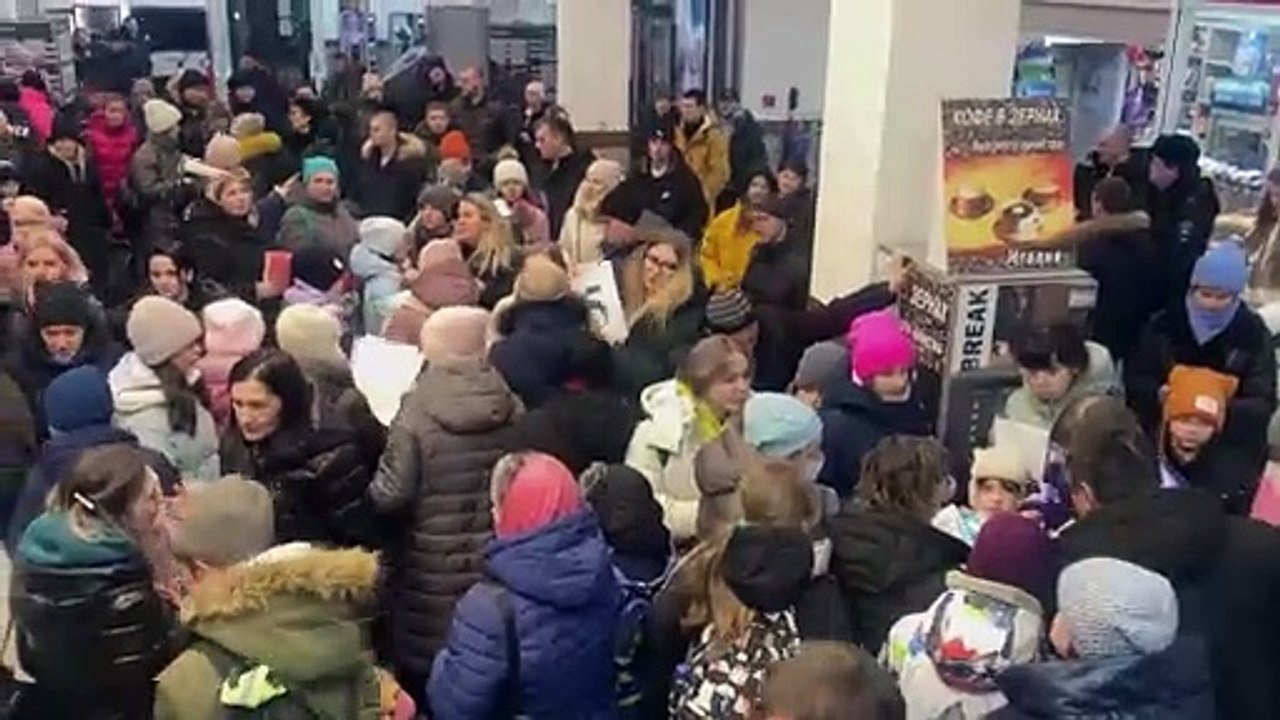Rusia evacua a cientos de niños de Belgorod tra...