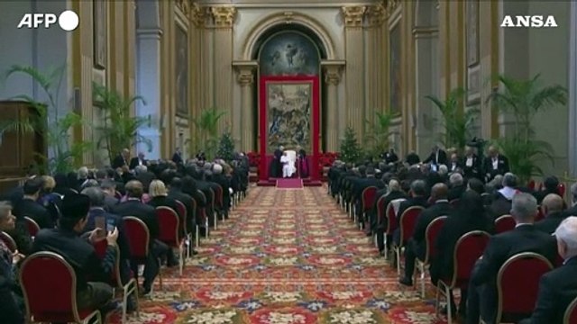 Il Papa: Rispetto della vita, utero in affitto sia vietato ovunque
