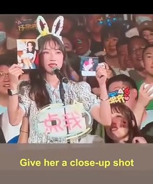 Singer Meets Girl He Saved Life of 22 Years Ago at Concert