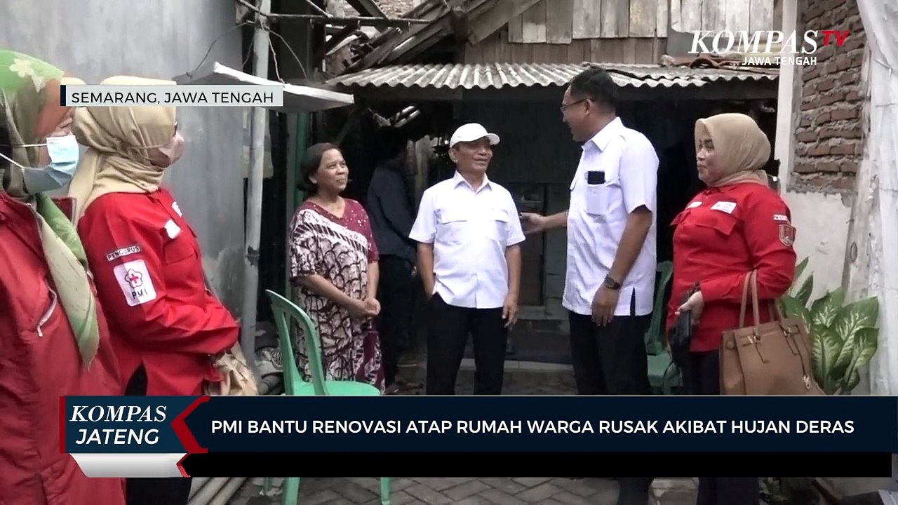 PMI Kota Semarang Bantu Renovasi Atap Rumah Warga Rusak Akibat Hujan Deras