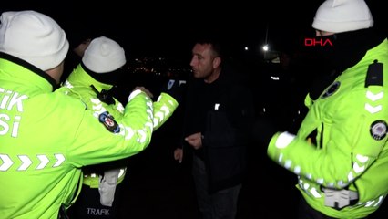 Trafik polisini gören alkollü sürücü, yolcu koltuğuna geçip, 'ispat et arabayı sürdüğümü' dedi