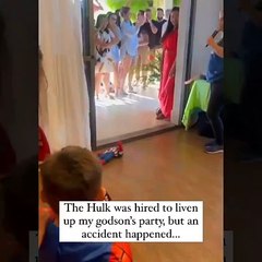 Sürpriz başlamadan bitti! Hulk bir anda yere yıkıldı…