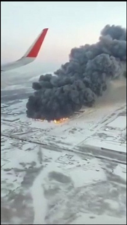 WATCH: A huge fire at the warehouse of a #Russian online store in St. Petersburg