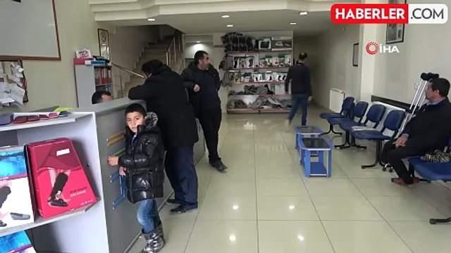 Vanlı Amcan'dan bacağı kesilen vatandaşa protez bacak