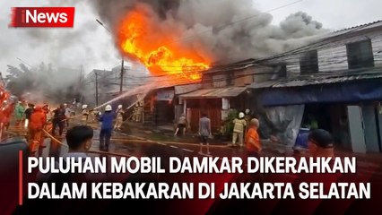 Kebakaran Hanguskan 5 Rumah di Jakarta Selatan, Puluhan Mobil Damkar Dikerahkan