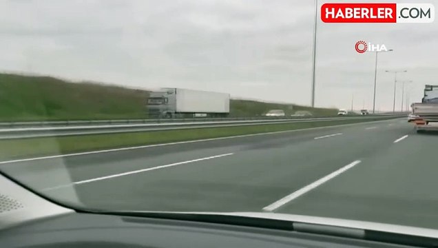 Kuzey Marmara Otoyolu'nda kilometrelerce ters yönden giden otomobil kamerada