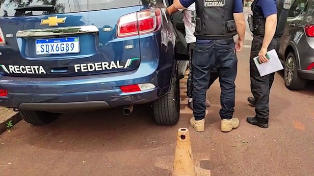 Homem é preso transportando R$ 60 mil em cigarros eletrônicos e essências em Cascavel