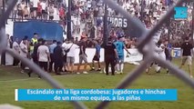 Escándalo en la liga cordobesa: jugadores e hinchas de un mismo equipo, a las piñas