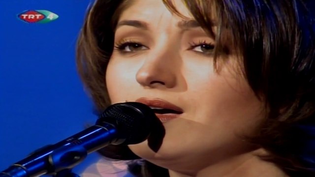 Çiğdem Yarkın / Bir emele bin ah çeksem zevk duyardım her an