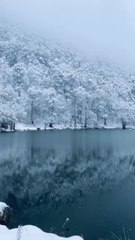 Lac de Bethmale sous son manteau blanc