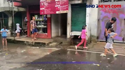 Hujan Deras, Kawasan Pasar Kambing Terendam Air Setinggi Paha Orang Dewasa