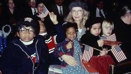 Finding Your Roots with Henry Louis Gates Jr. - S03E10 - Maps of Stars