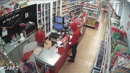 Los tensos momentos de un atraco armado en un supermercado de Gran Canaria