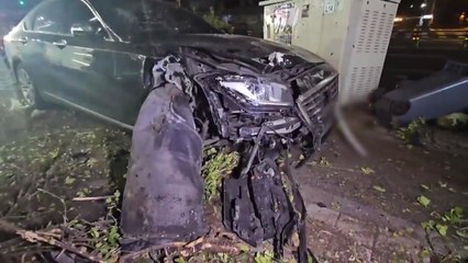 대전 서구에서 승용차 인도 돌진...2명 부상 / YTN