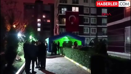 下载视频: Pençe-Kilit Operasyon Bölgesinde Şehit Olan Piyade Uzman Çavuş Samet Aslan'ın Ailesine Acı Haber İletildi