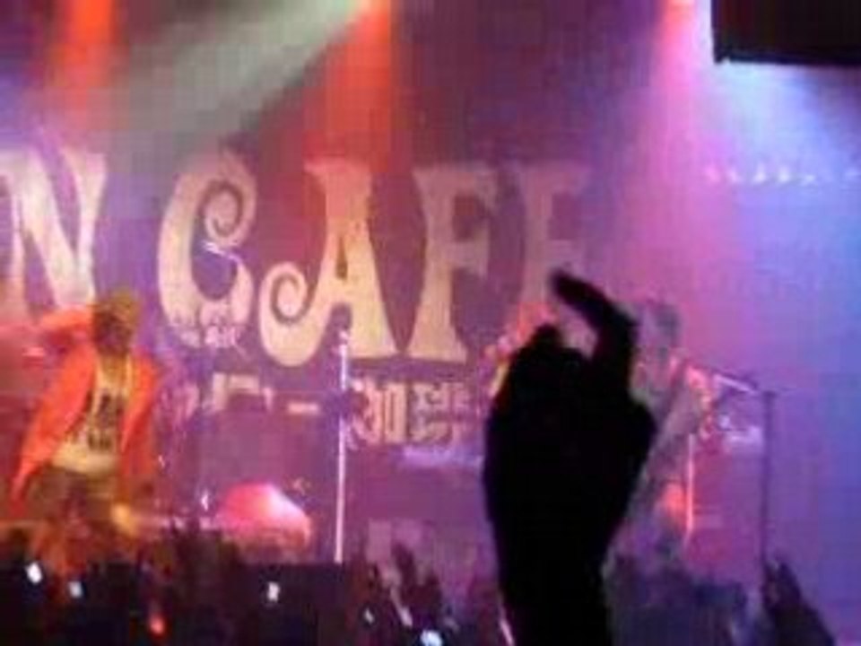 An cafe a la loco Maple Gunman by anthon76410