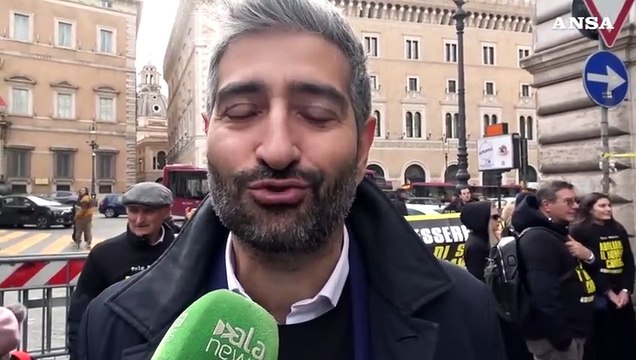 Studenti protestano contro il numero chiuso a Medicina