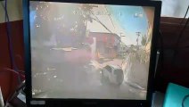 Captan momento cuando mujer policía muere al caer de una patrulla en Tegucigalpa