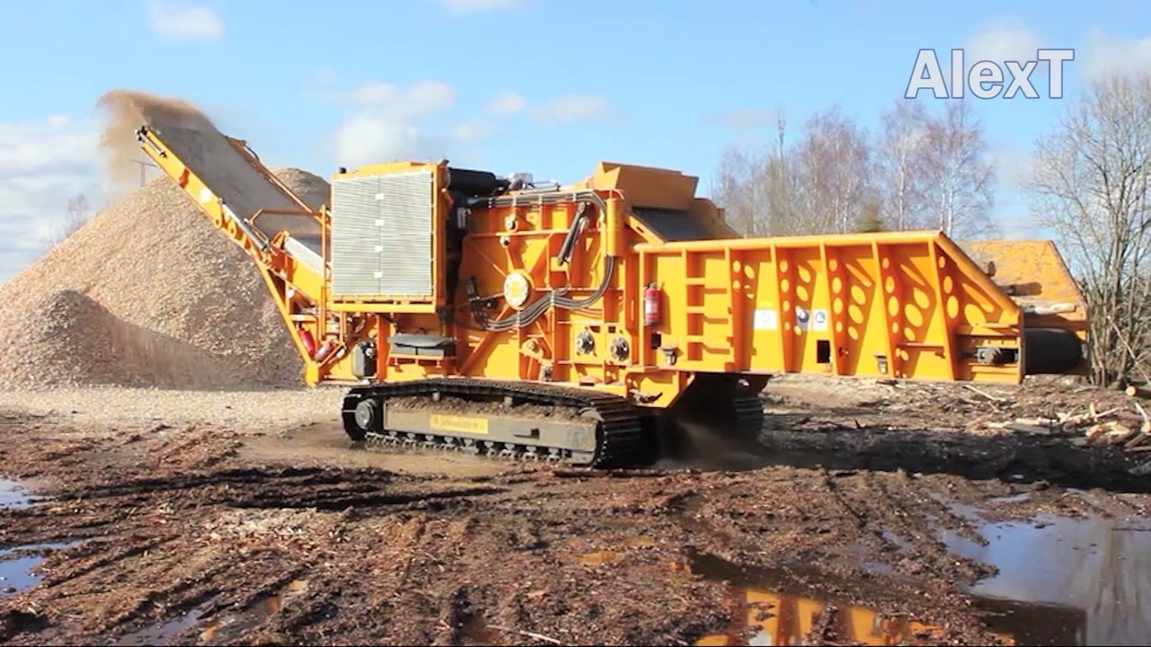 Monster Wood Shredder Drum Chipper Machines Working, Dangerous Stump Destroy Crusher Equipment