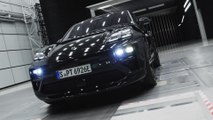 Timo Bernhard fährt Porsche Macan-Prototypen