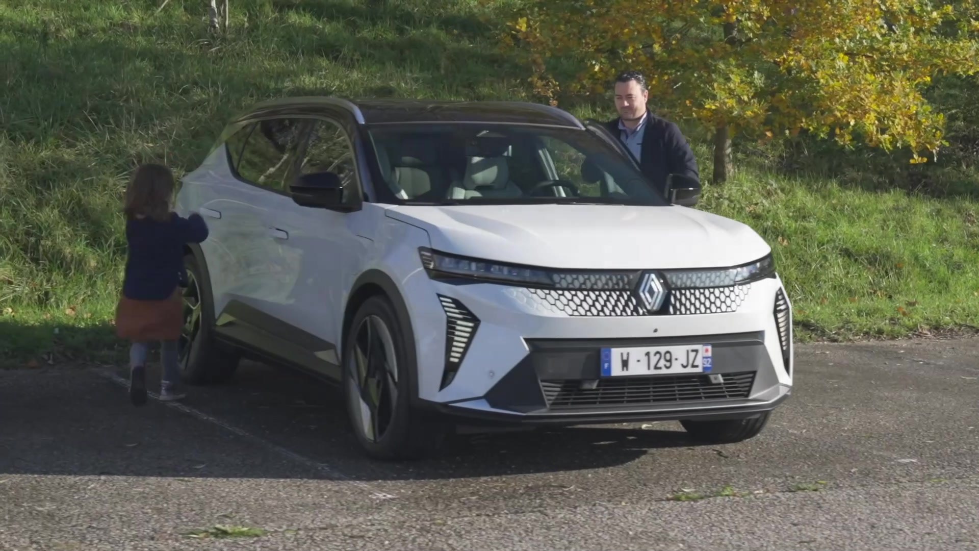 Renault - Solarbay opacifying sunroof - pampering passengers