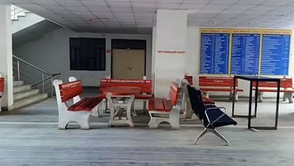 रजिस्ट्री दफ्तर में ऐसा सन्नाटा... देखें वीडियो