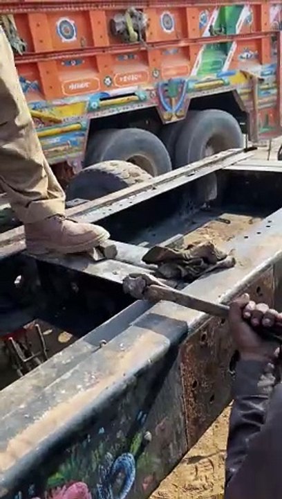 Truck Frame Ribbet Bolts Removal #bolt #framework #ytshorts #shortsvideo #mechanic