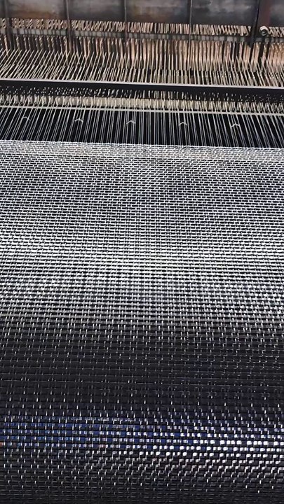 After confirming the sample, start production for the customer's architectural wire mesh order.