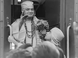 Mahapurush_The Hoy Man মহাপুরুষ (Bengali Movie) (1965) by Satyajit Ray [HQ]