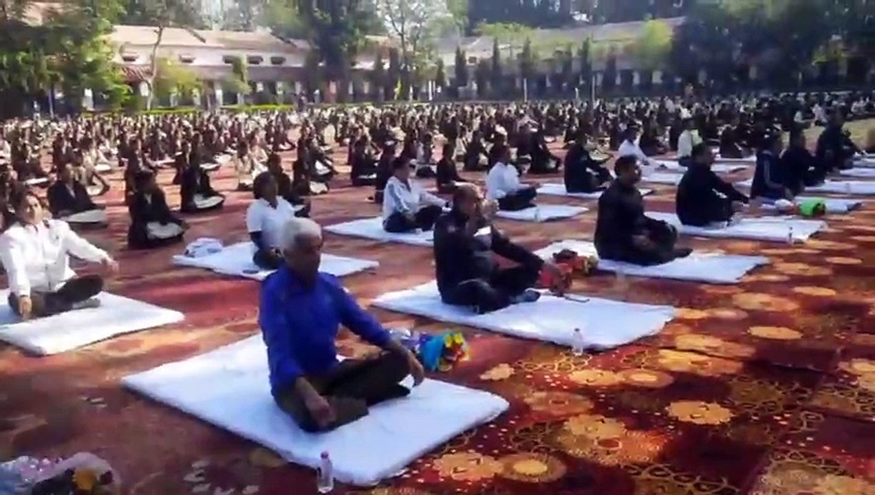 स्वामी विवेकानंद की जयंती के अवसर पर शहर में हुआ सूर्य नमस्कार