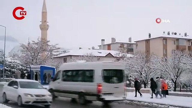 Erzurum, Tunceli, Ağrı, Ardahan ve Kars'ta kar yağışı etkili oluyor