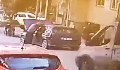 Korkunç olay kamerada: Aracını tamir ettiği sırada feci şekilde can verdi!