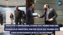 Yolanda Díaz quiere subir a familias y pensionistas 105 € al mes el coste de contratar una cuidadora